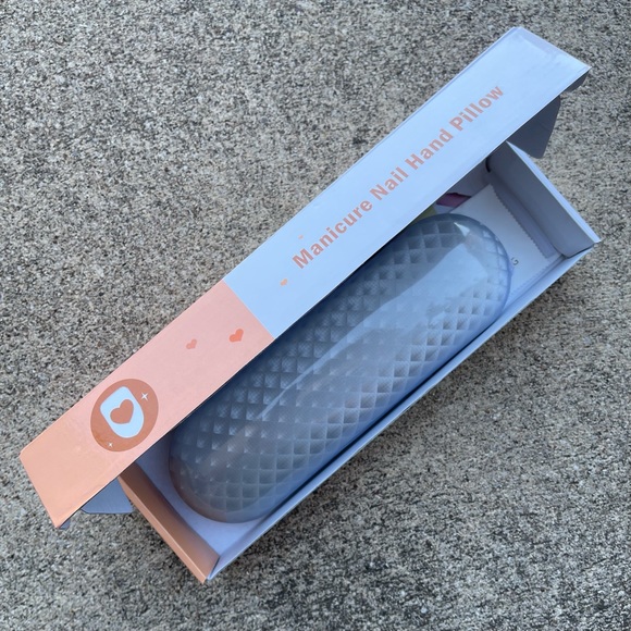 🚫 SOLD NEW Manicure Pillow with Stand (Expandable) - Picture 11 of 12
